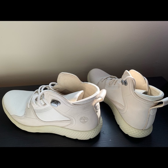 TIMBERLAND WOMEN'S FLYROAM™ SNEAKER BOOTS - Picture 2 of 2